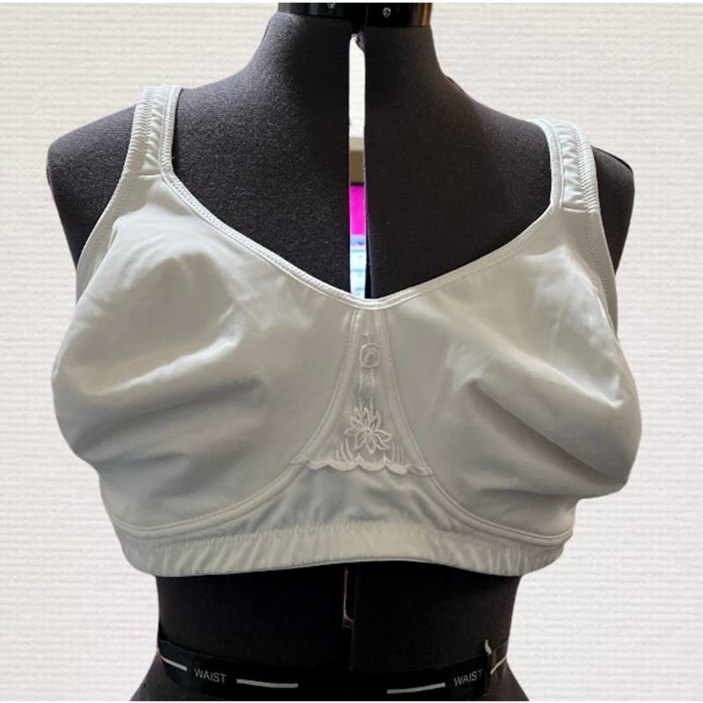 Plus Size White Avenue Body Bra 46D-New